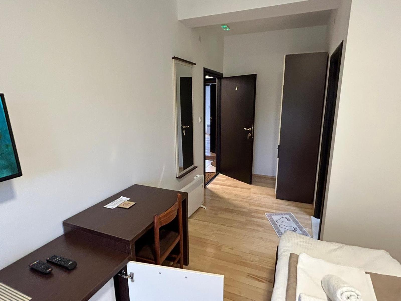 Vignjista Hotel Plužine Buitenkant foto