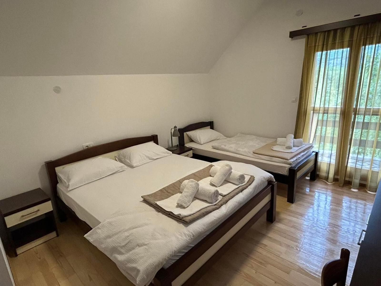 Vignjista Hotel Plužine Buitenkant foto
