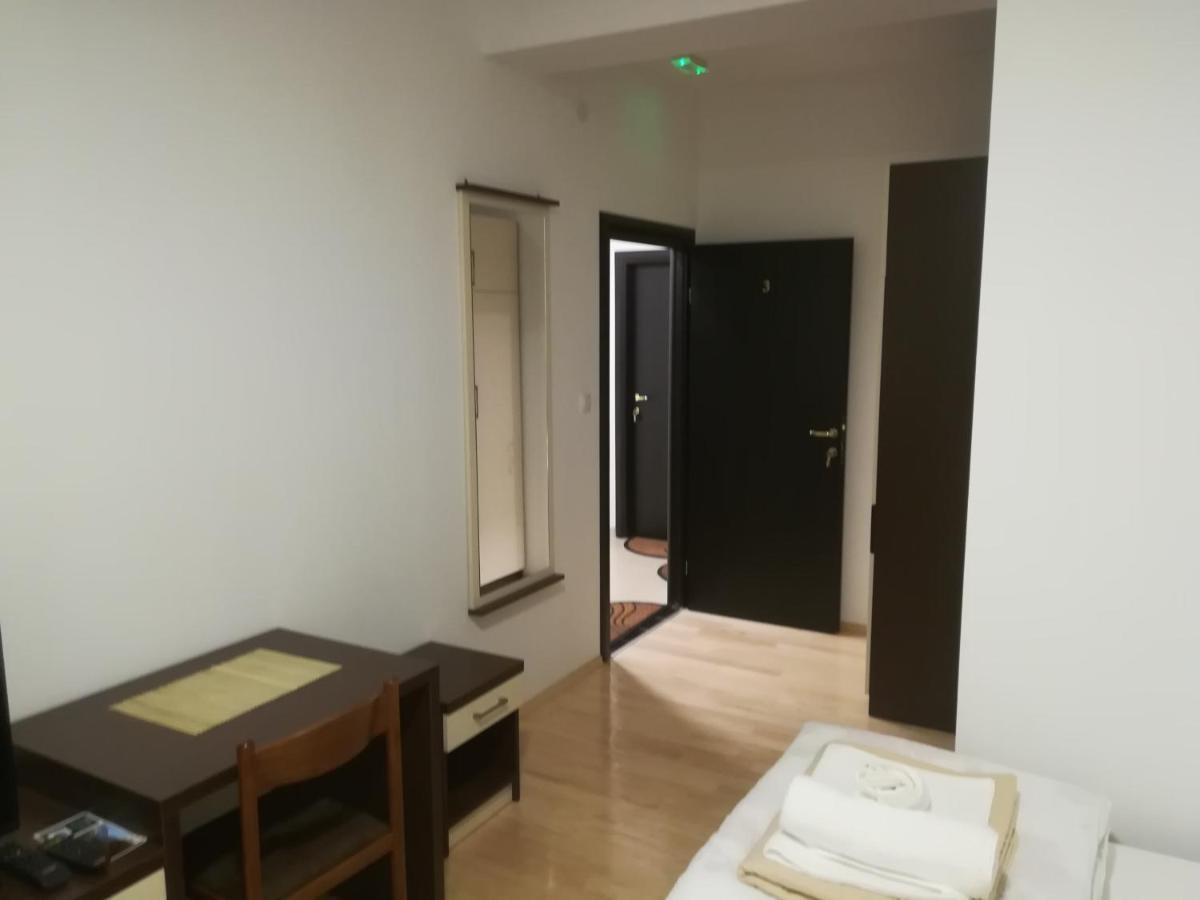 Vignjista Hotel Plužine Buitenkant foto