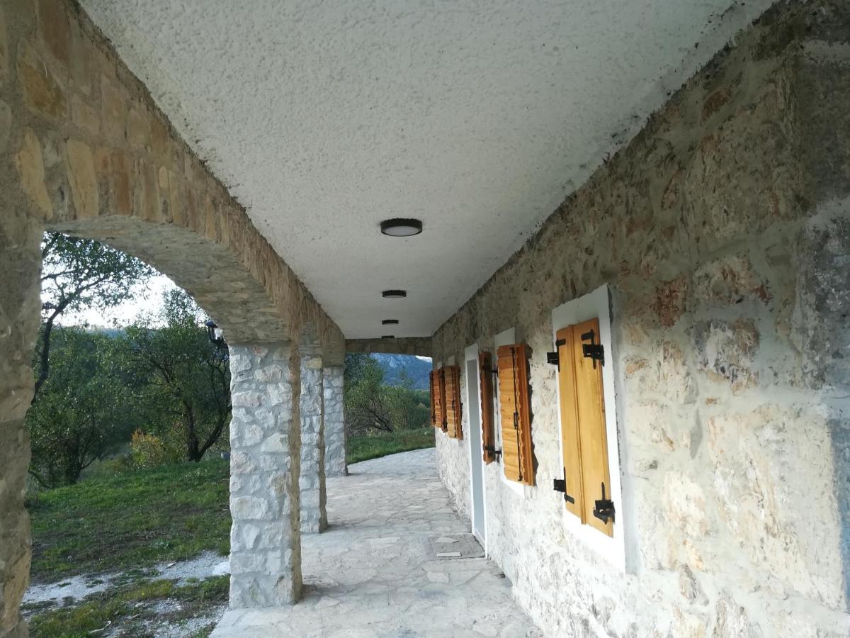 Vignjista Hotel Plužine Buitenkant foto