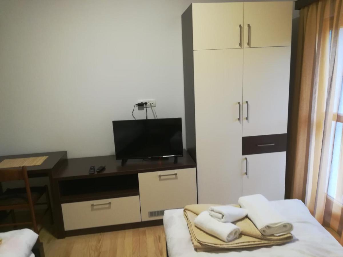 Vignjista Hotel Plužine Buitenkant foto