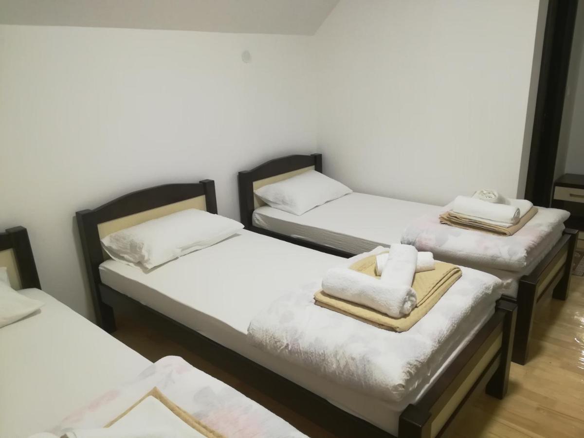 Vignjista Hotel Plužine Buitenkant foto