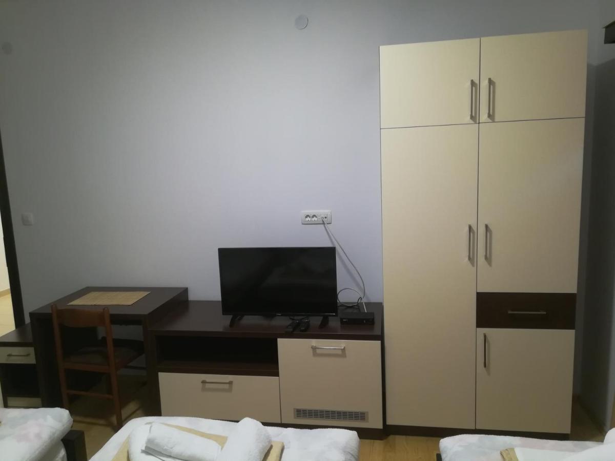 Vignjista Hotel Plužine Buitenkant foto