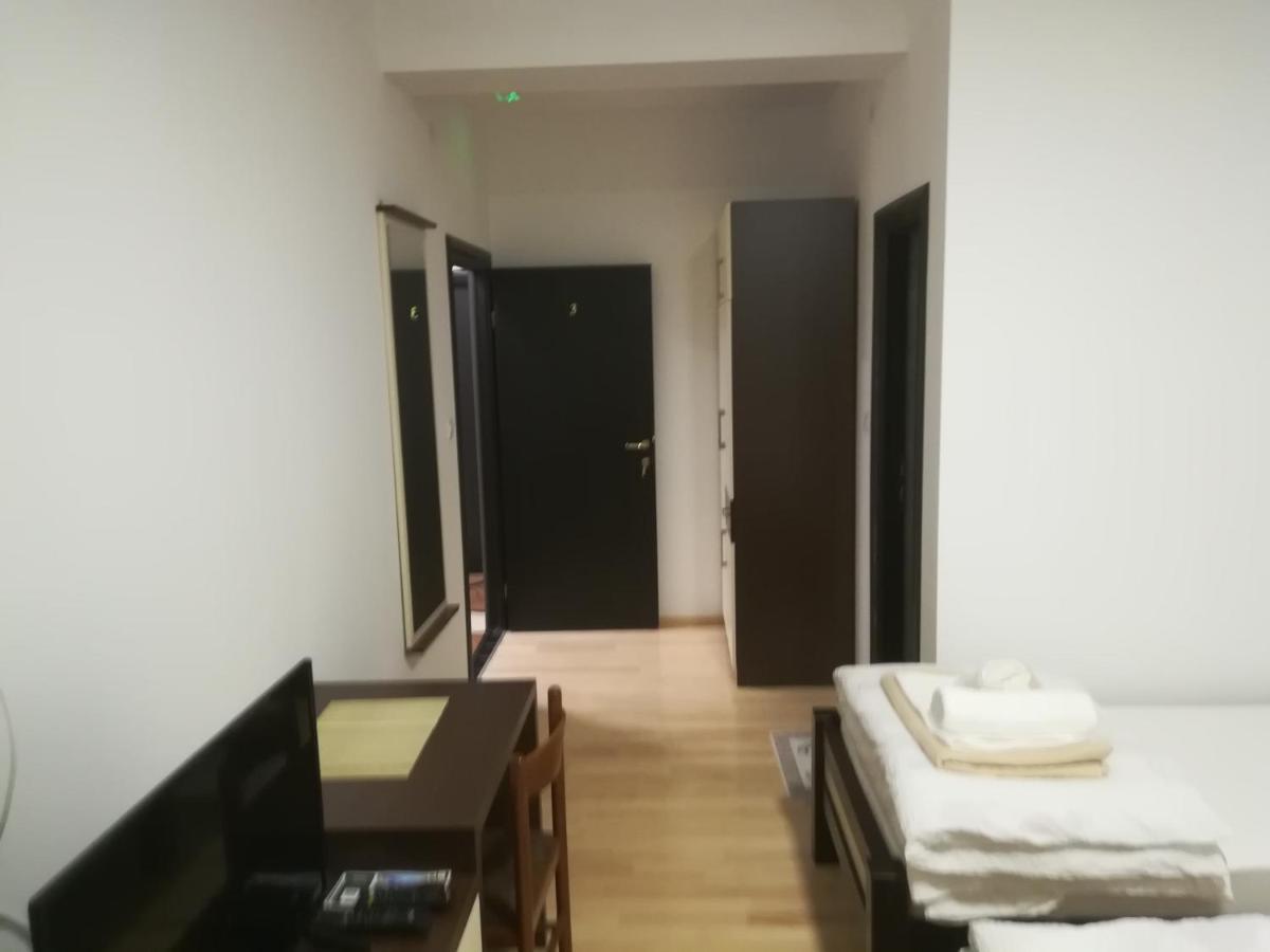 Vignjista Hotel Plužine Buitenkant foto