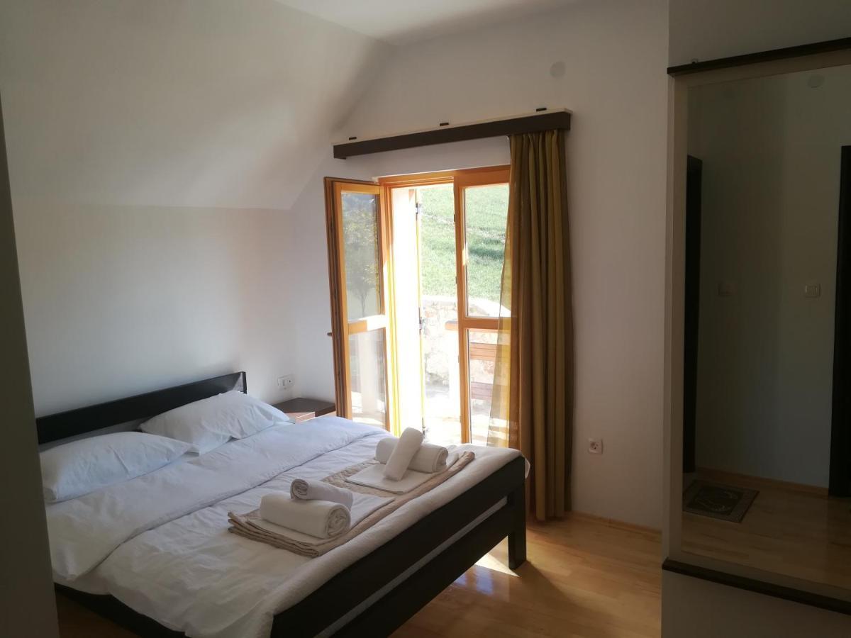 Vignjista Hotel Plužine Buitenkant foto