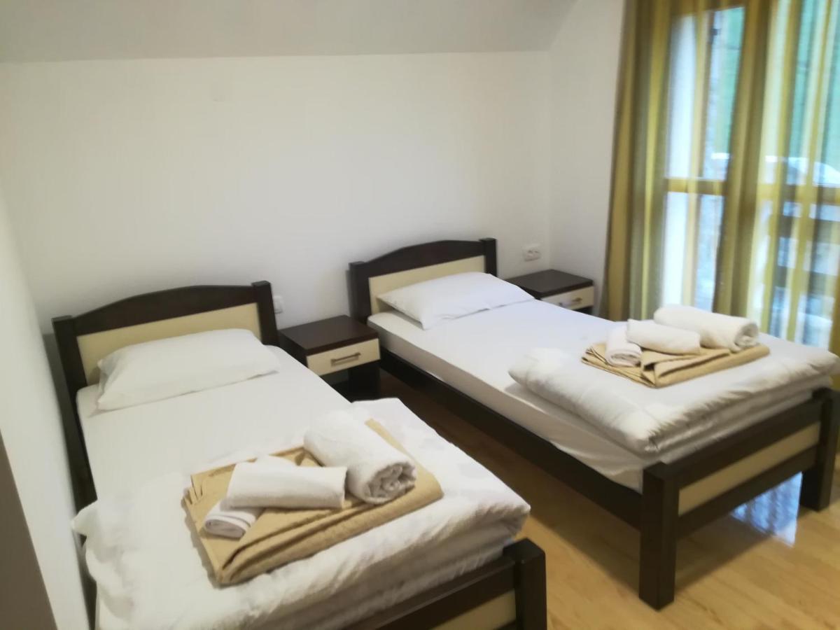 Vignjista Hotel Plužine Buitenkant foto
