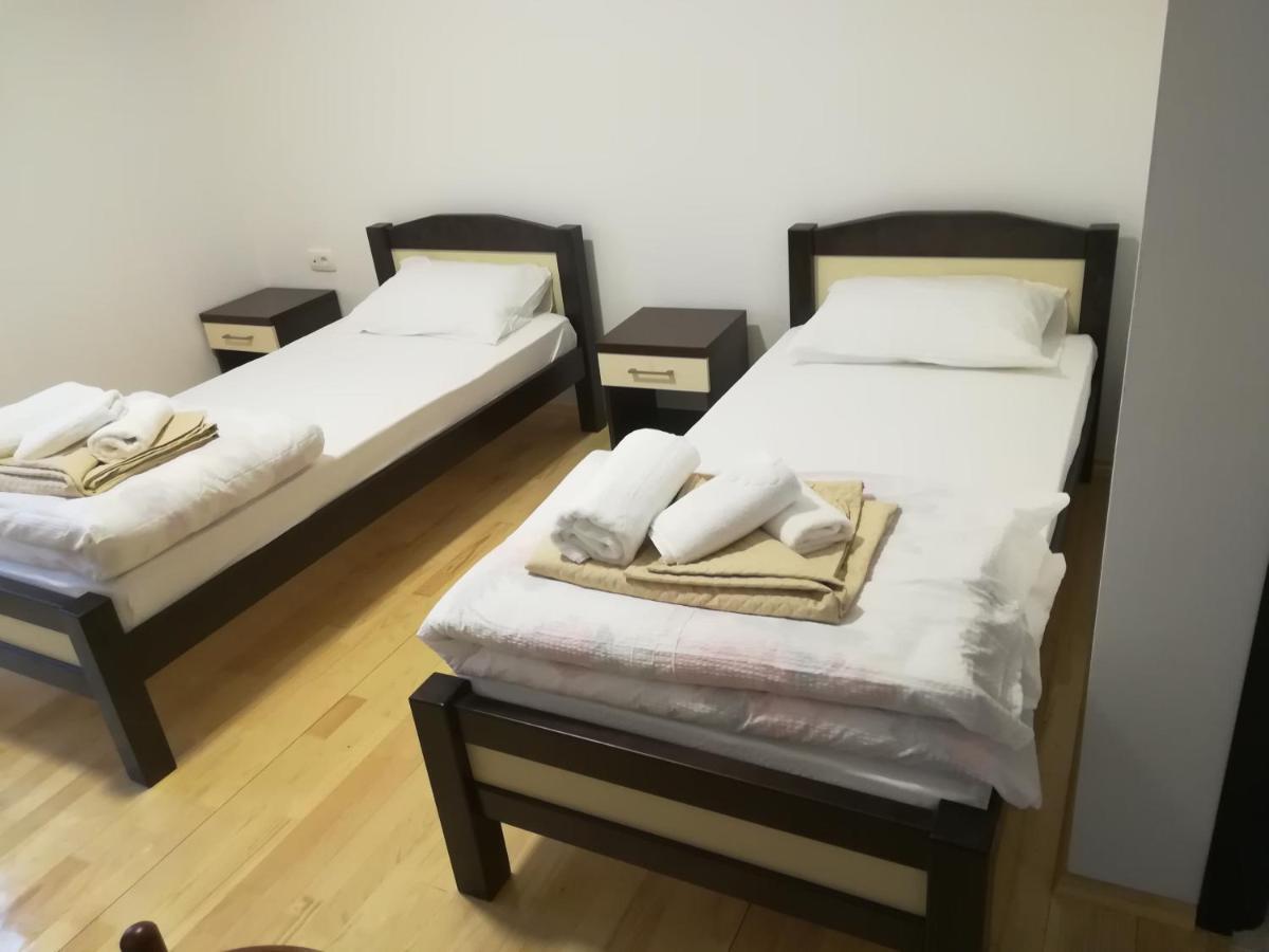 Vignjista Hotel Plužine Buitenkant foto